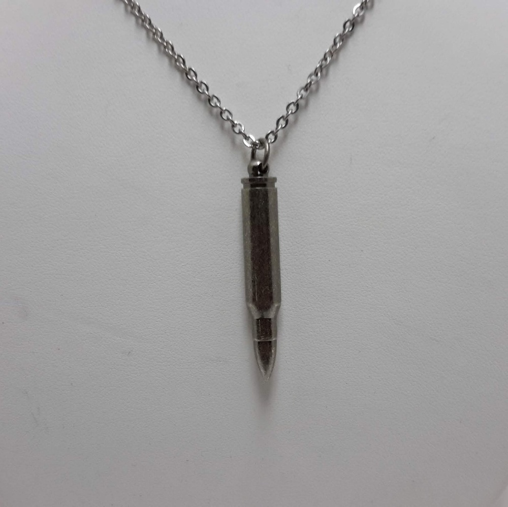 💚NWT  UNISEX SILVER STAINLESS STEEL PENDANT